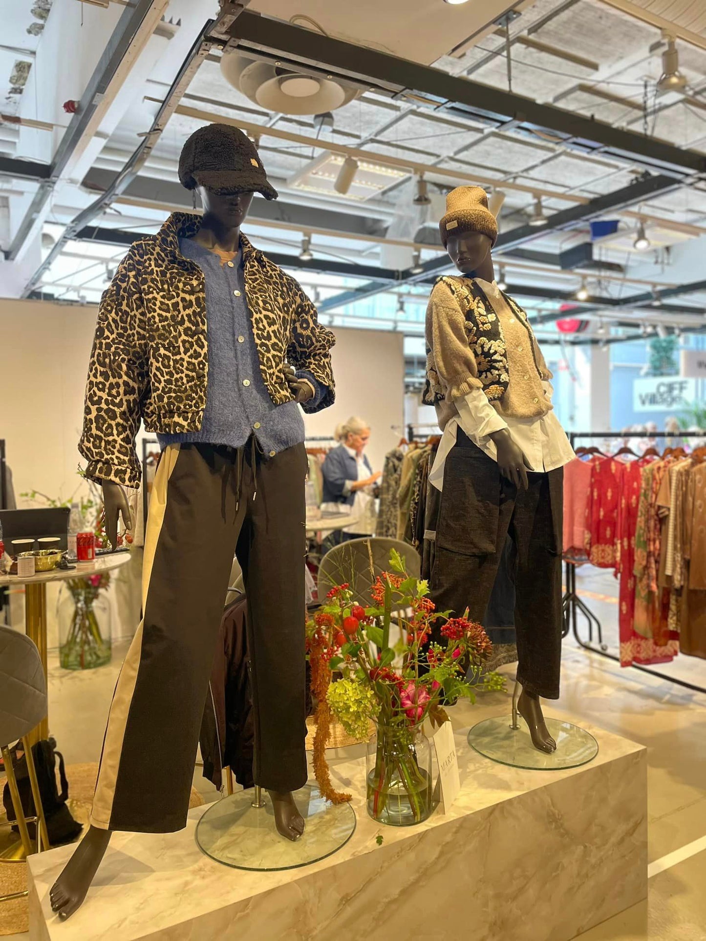 Billet til MODESHOW d, 7/10-25 kl 18.30. STR. 42-56